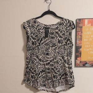Nooworks Zig Zag Muscle Tee size L P2P 19in Shoul2hem: 24 In